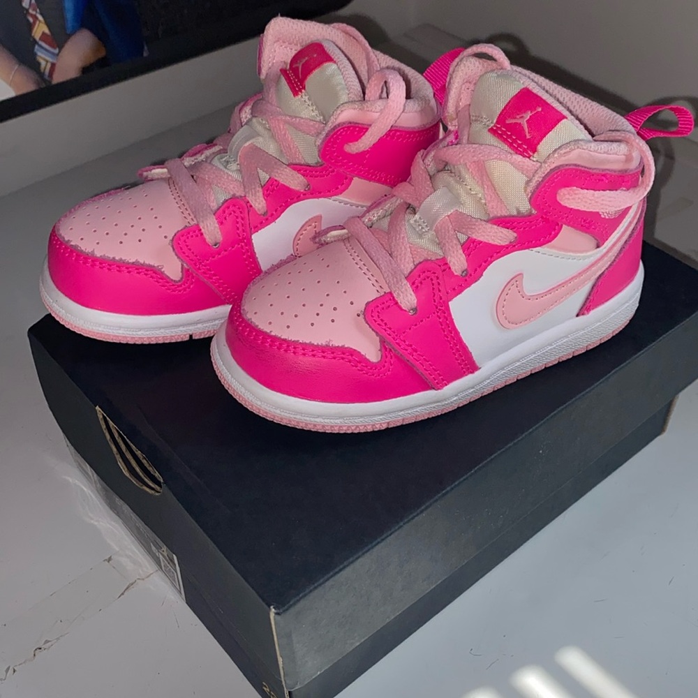✨✨Jordan 1Mid (td) pink white toddler Jordan’s 7C 6C